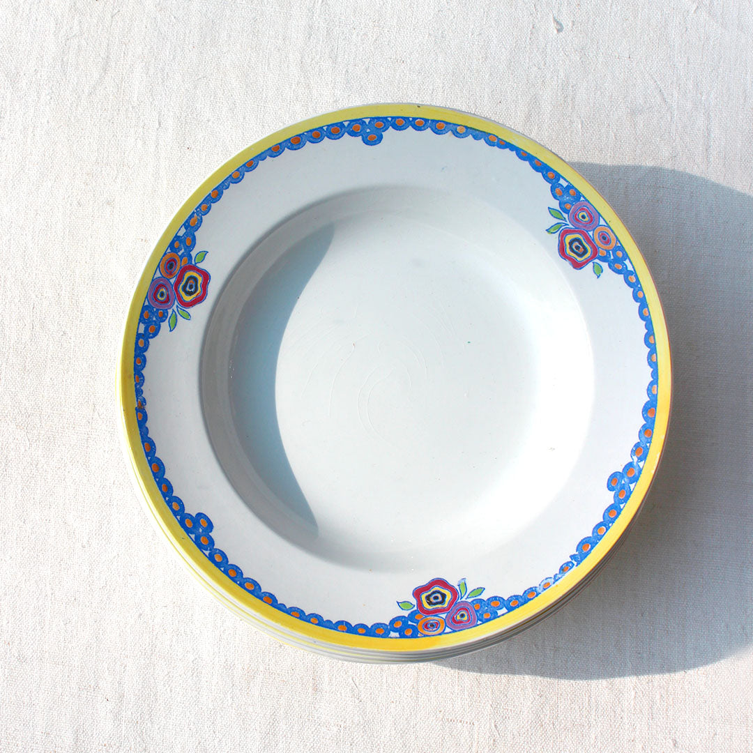 Assiettes art déco aux couleurs vives