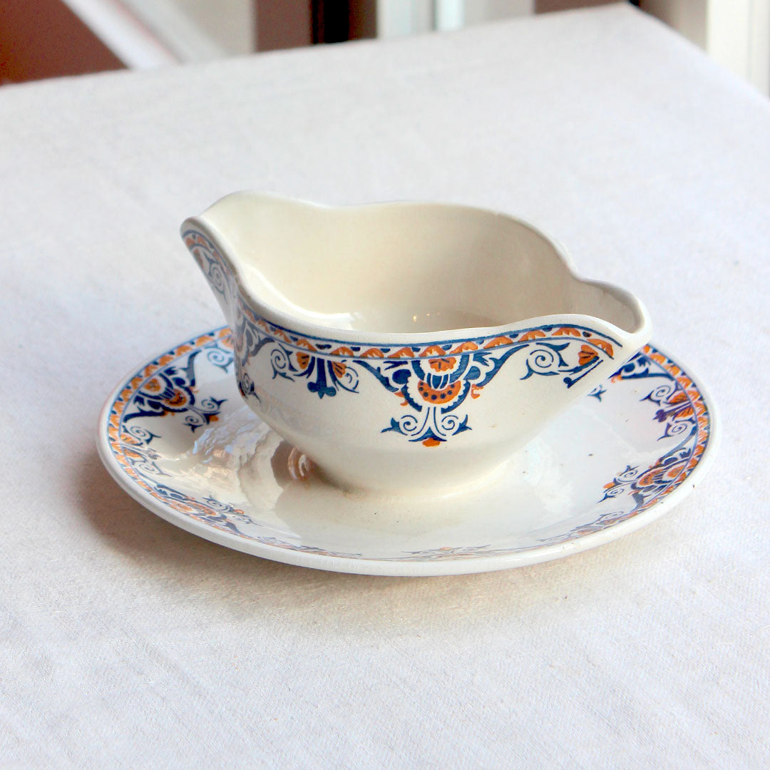 Saucière aux motifs rocailles