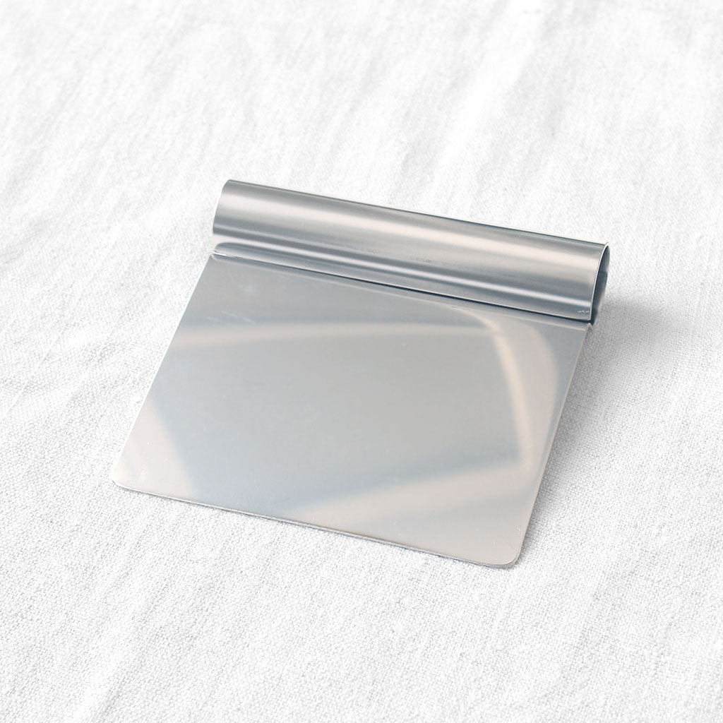 Coupe-pâte à lame droite rigide en inox