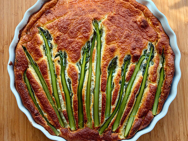 Soufflé aux asperges, ail des ours et parmesan