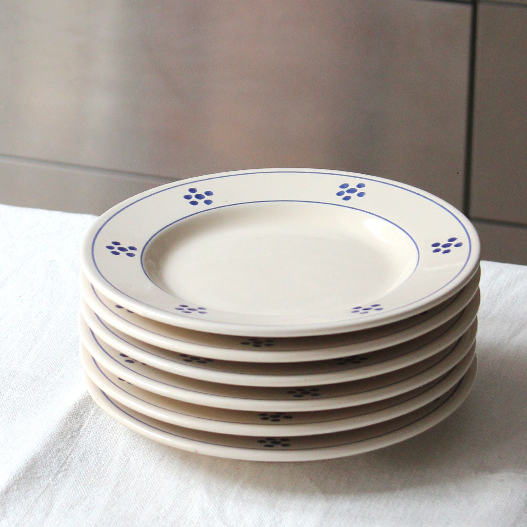 Assiette plate en terre cuite