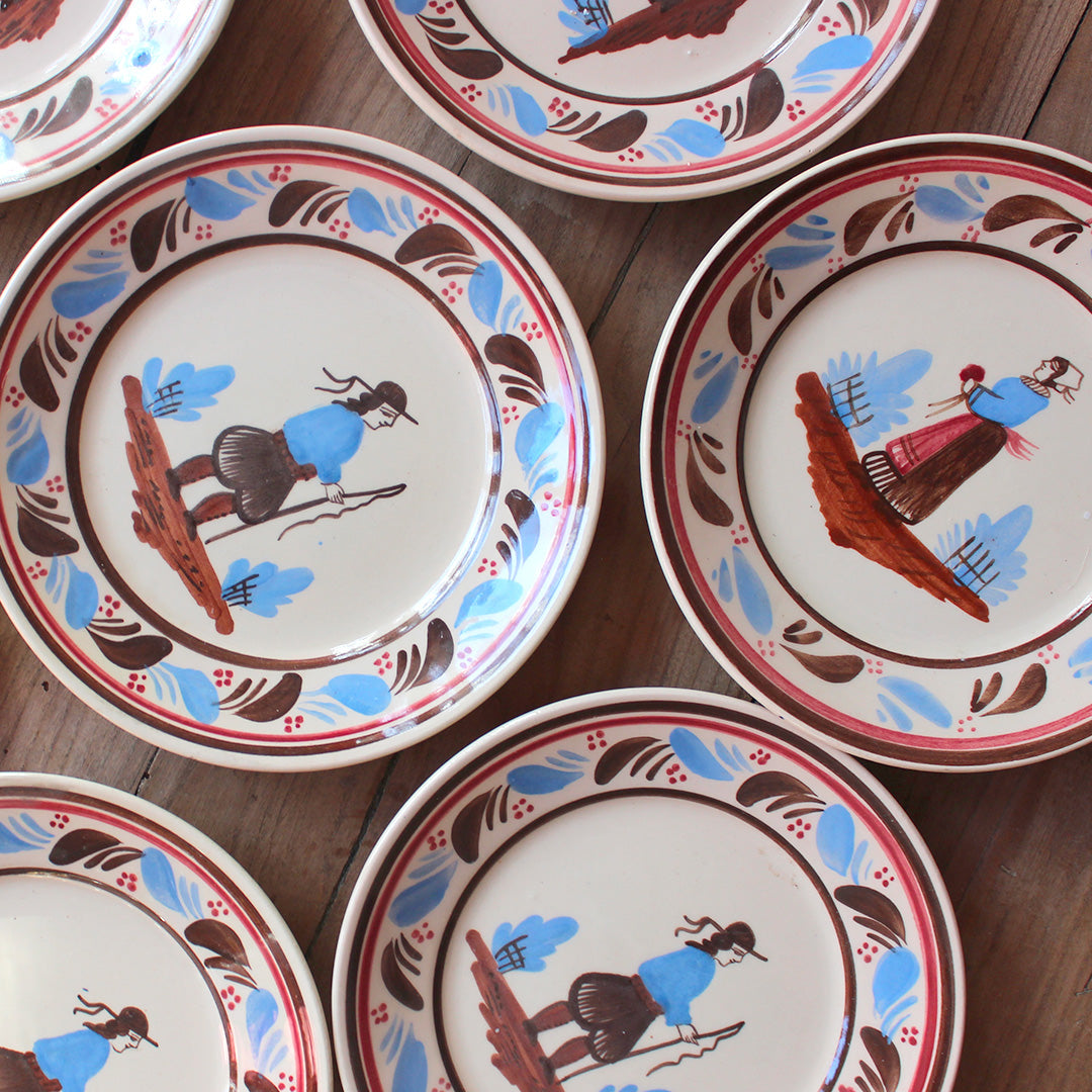 11 assiettes à dessert peintes à la main de Quimper