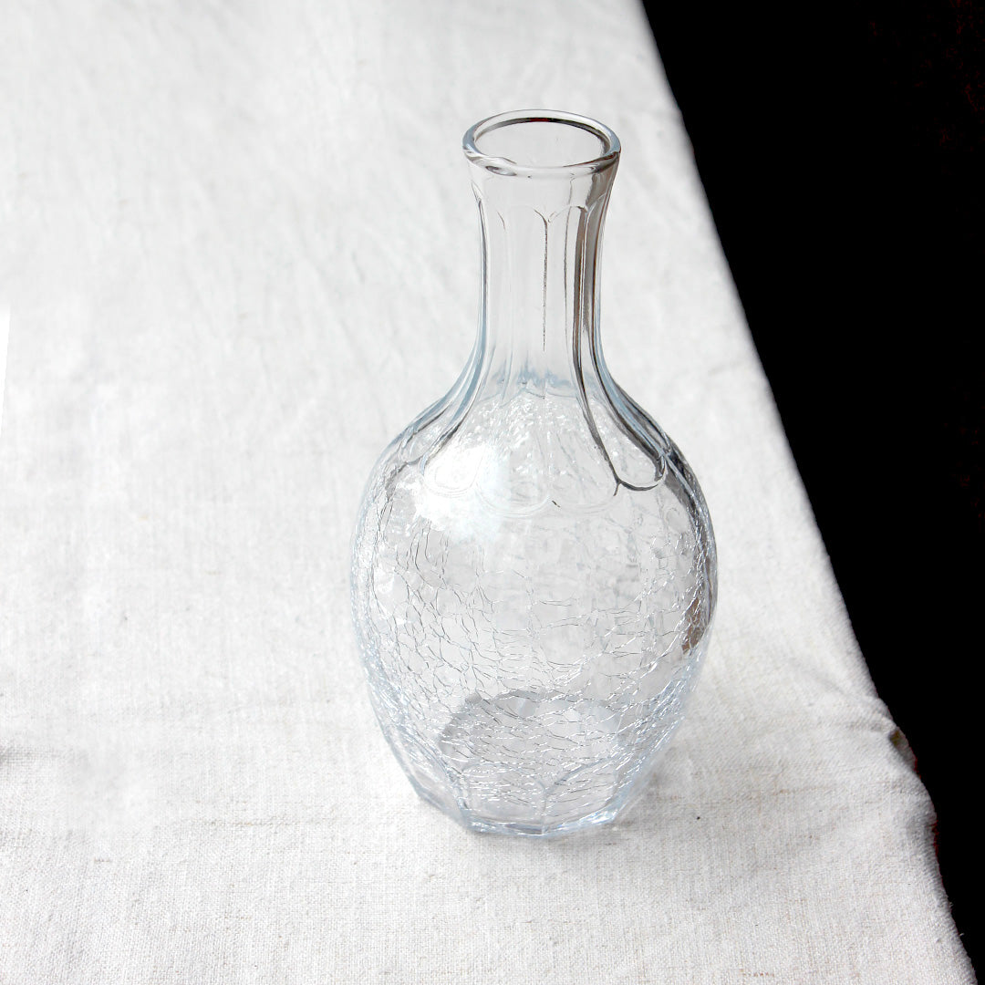 Carafe en verre effet brisé