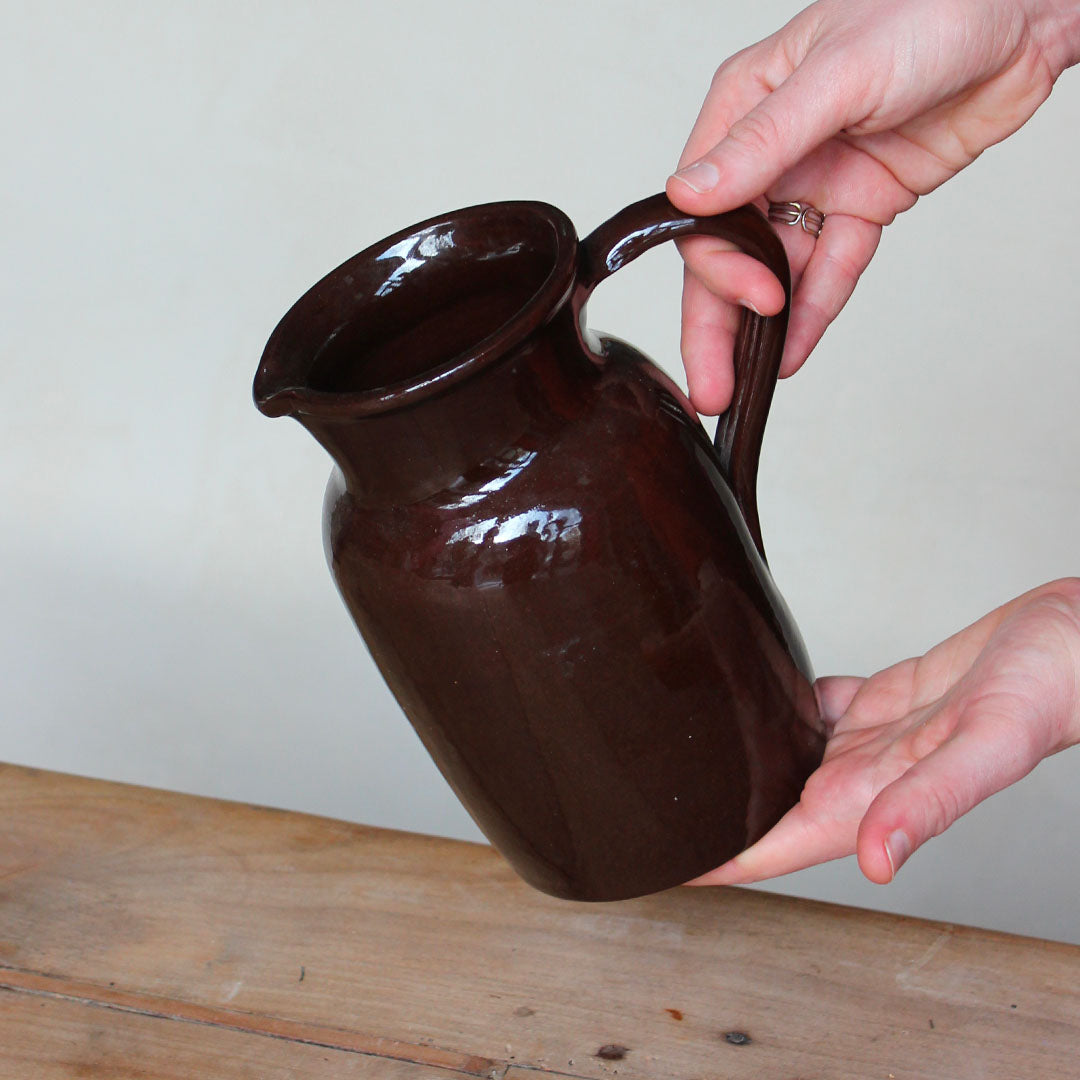 Carafe en céramique artisanale