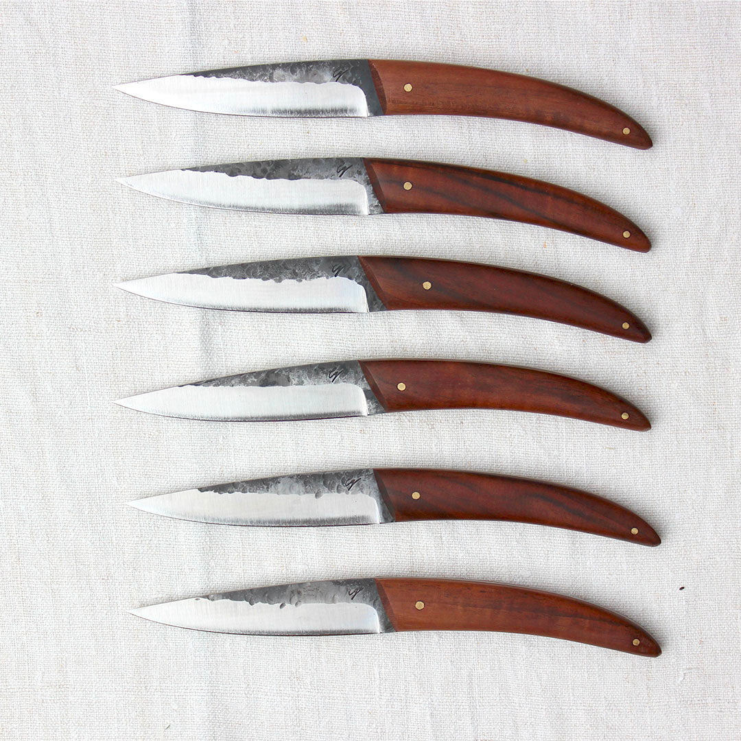 Coffret de couteaux de table manche en noyer