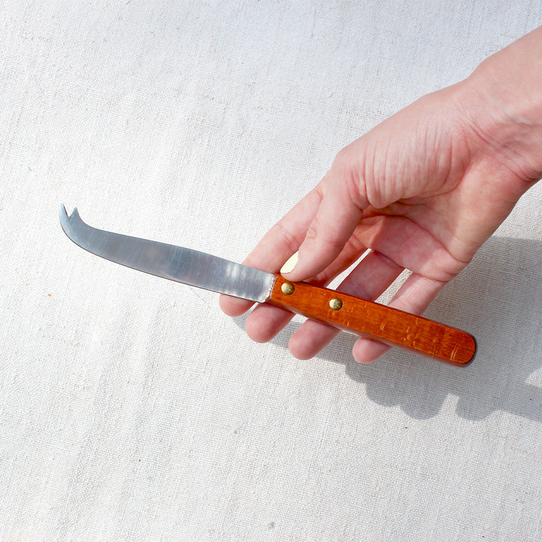 Petit couteau à fromage manche en bois