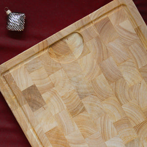 Grande planche à découper avec rigole en bois d’hévéa