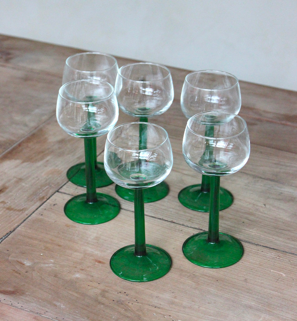 6 verres à vin alsaciens au pied vert vintage