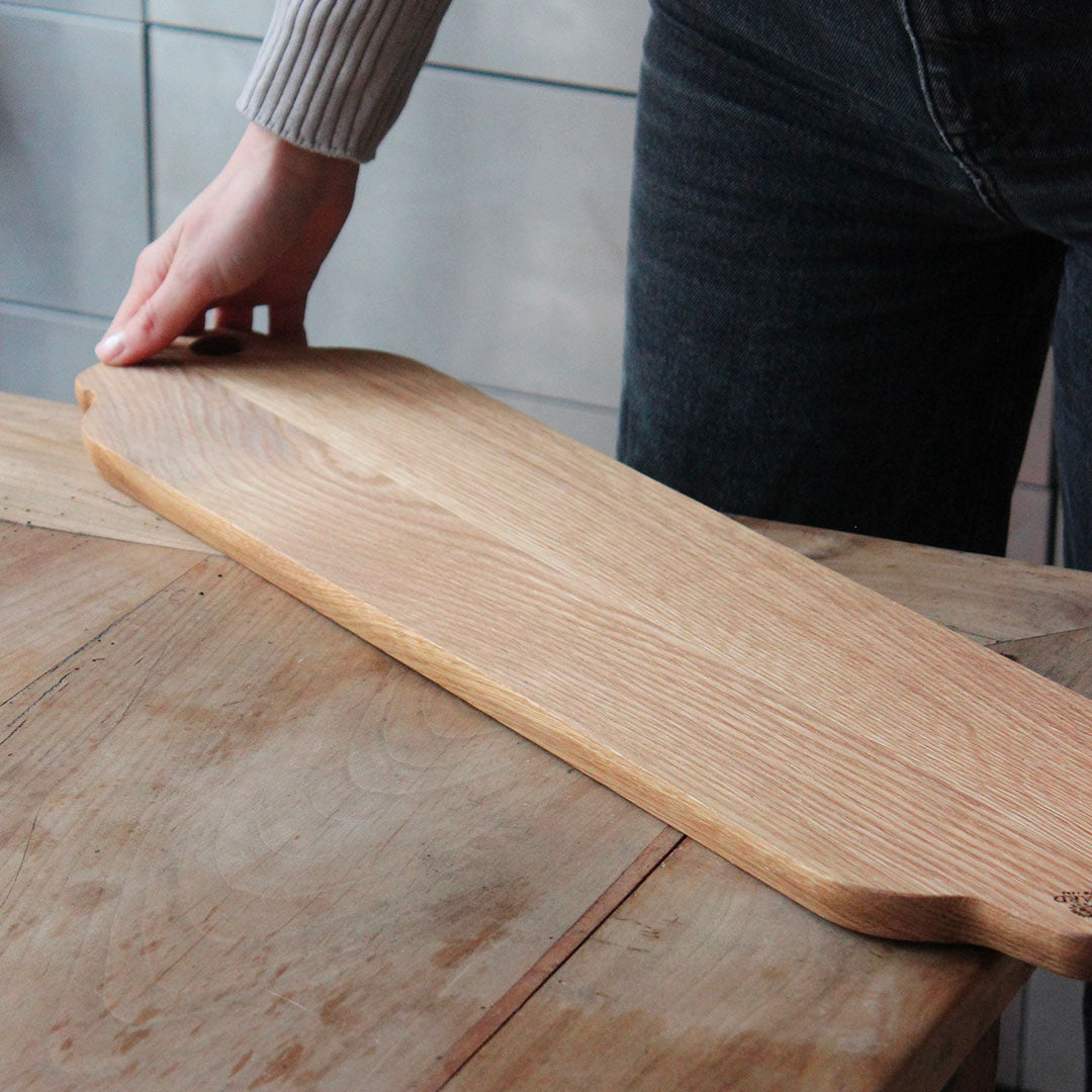 Longue planche d'apéro en bois de chêne