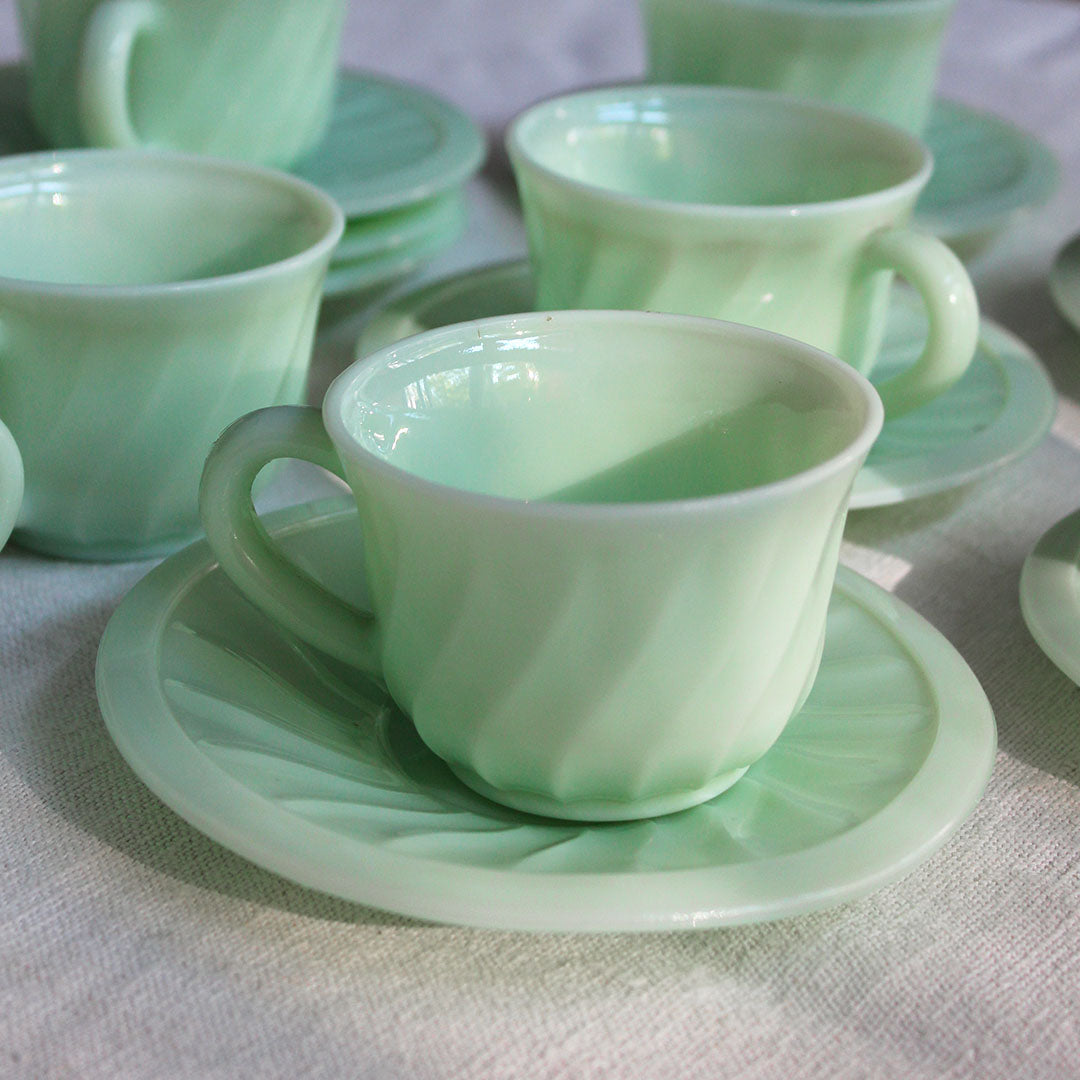 Service à café en opaline verte