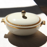 Soupière à la bordure dorée