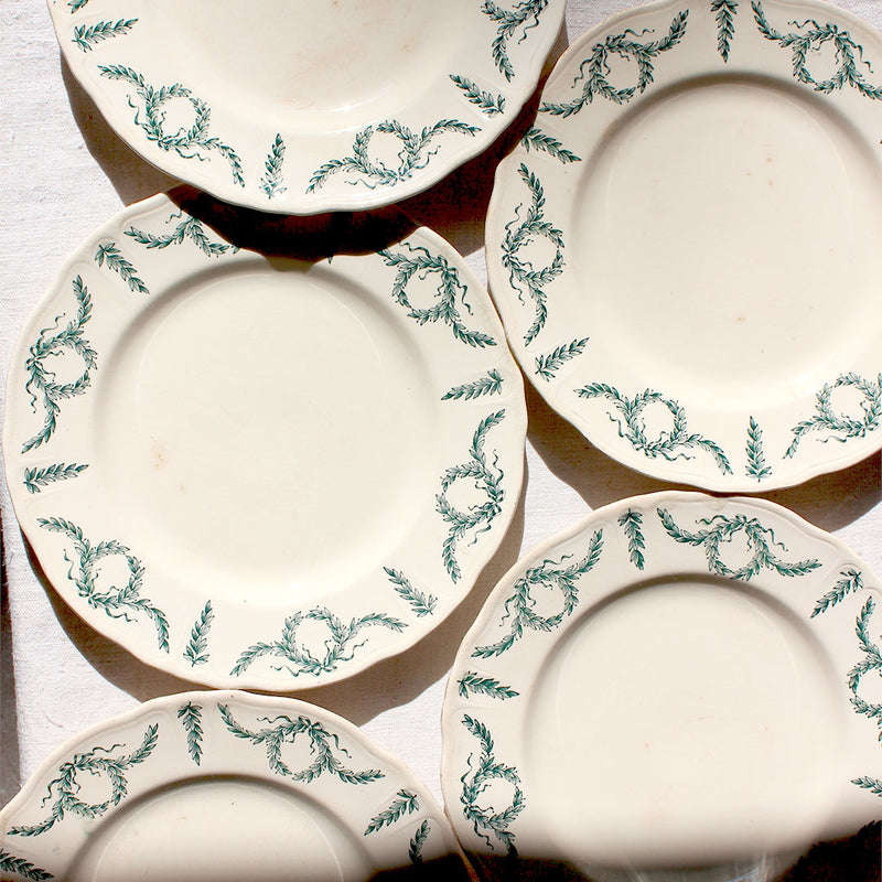 6 assiettes plates en terre de fer