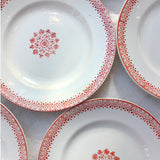 6 assiettes plates aux arabesques