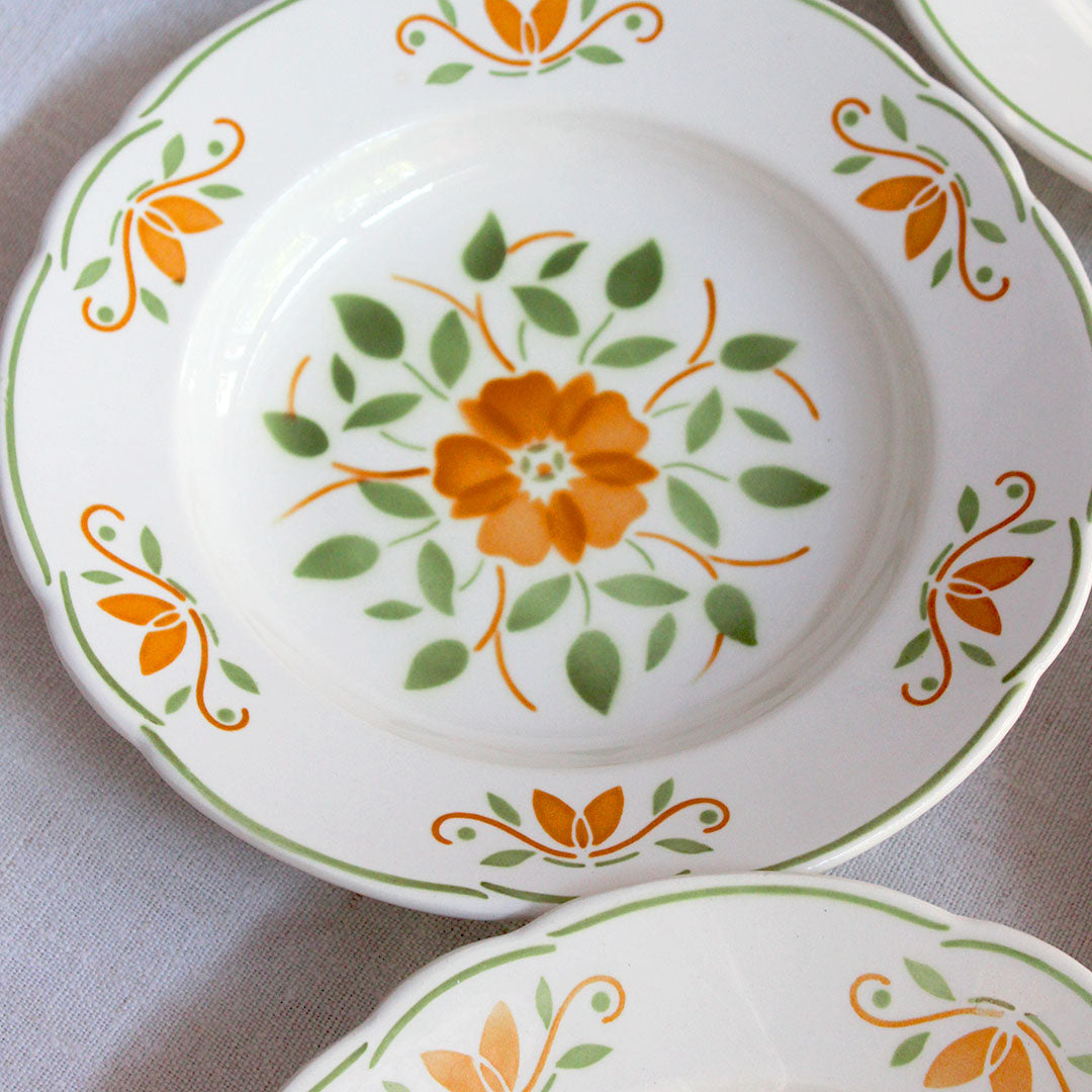 6 assiettes semi-creuses orange et vertes