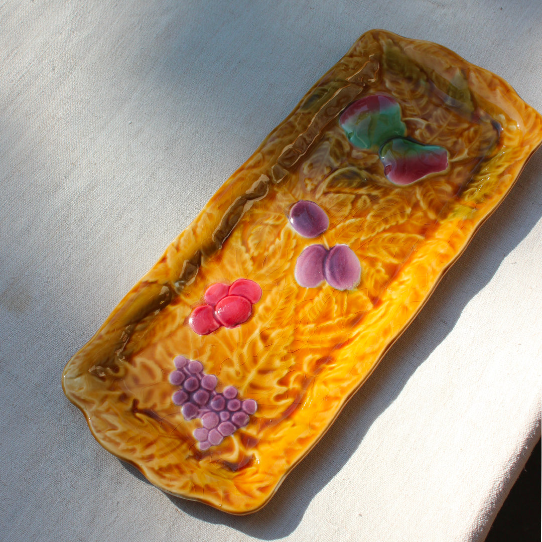 Plat à cake en barbotine vintage