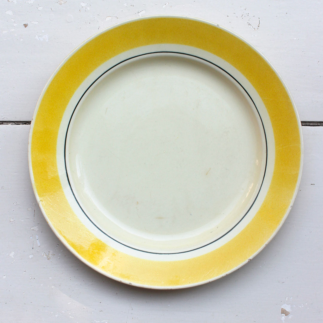 Plat rond en faïence de Gien