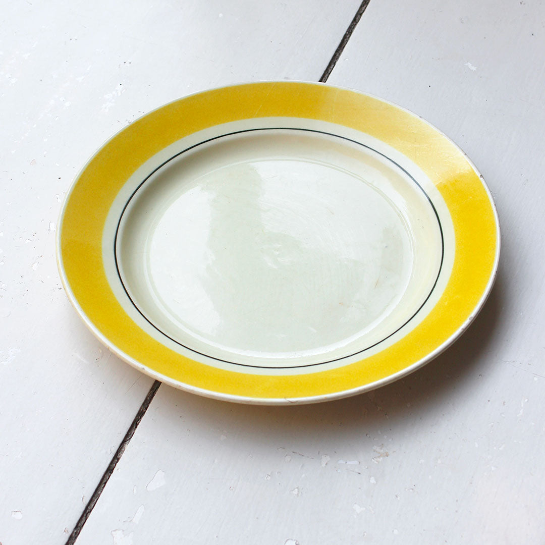 Plat rond en faïence de Gien