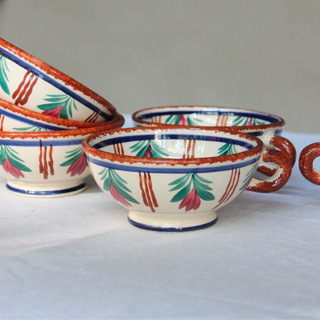 Six grandes tasses à chocolat de Quimper