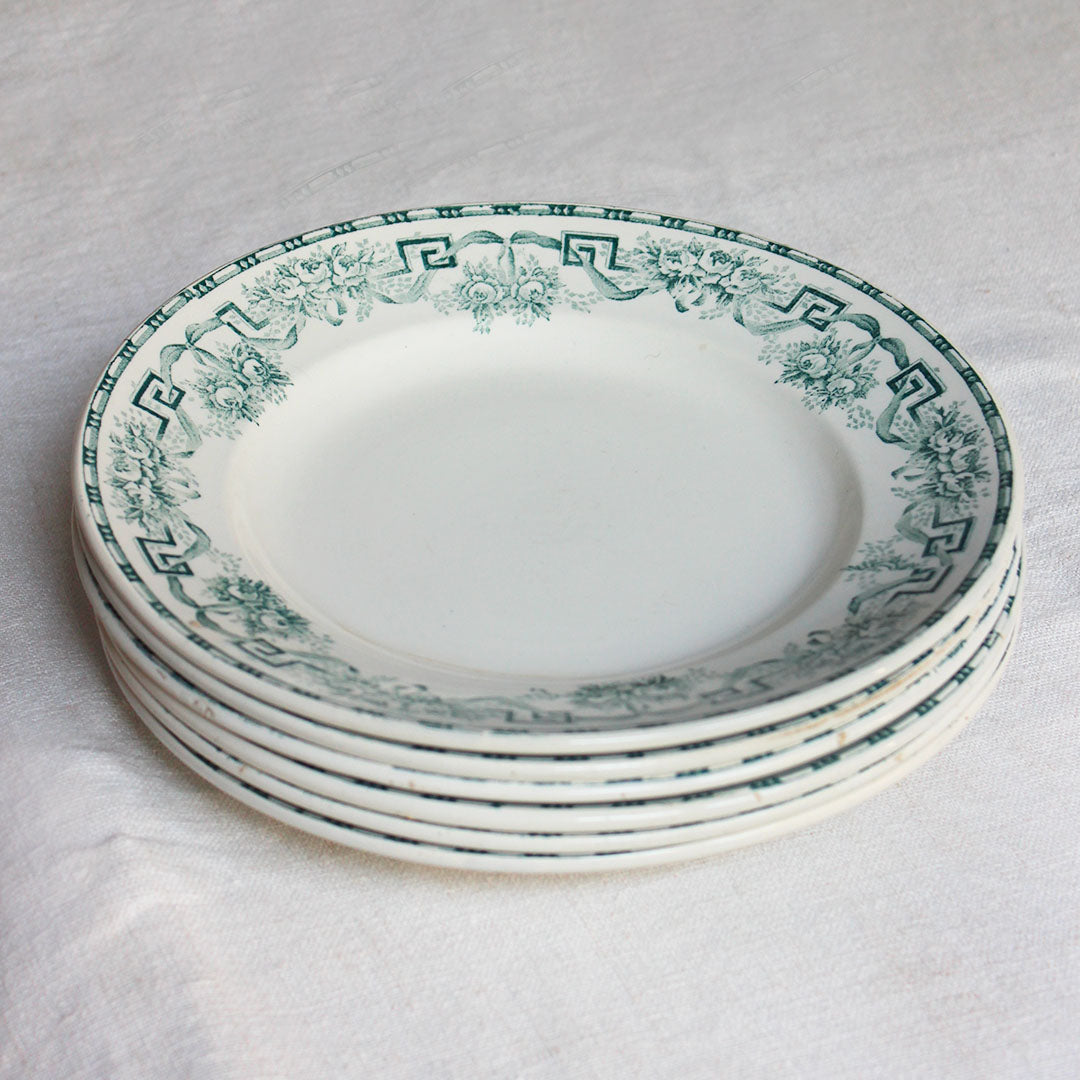 6 assiettes bleues en terre de fer