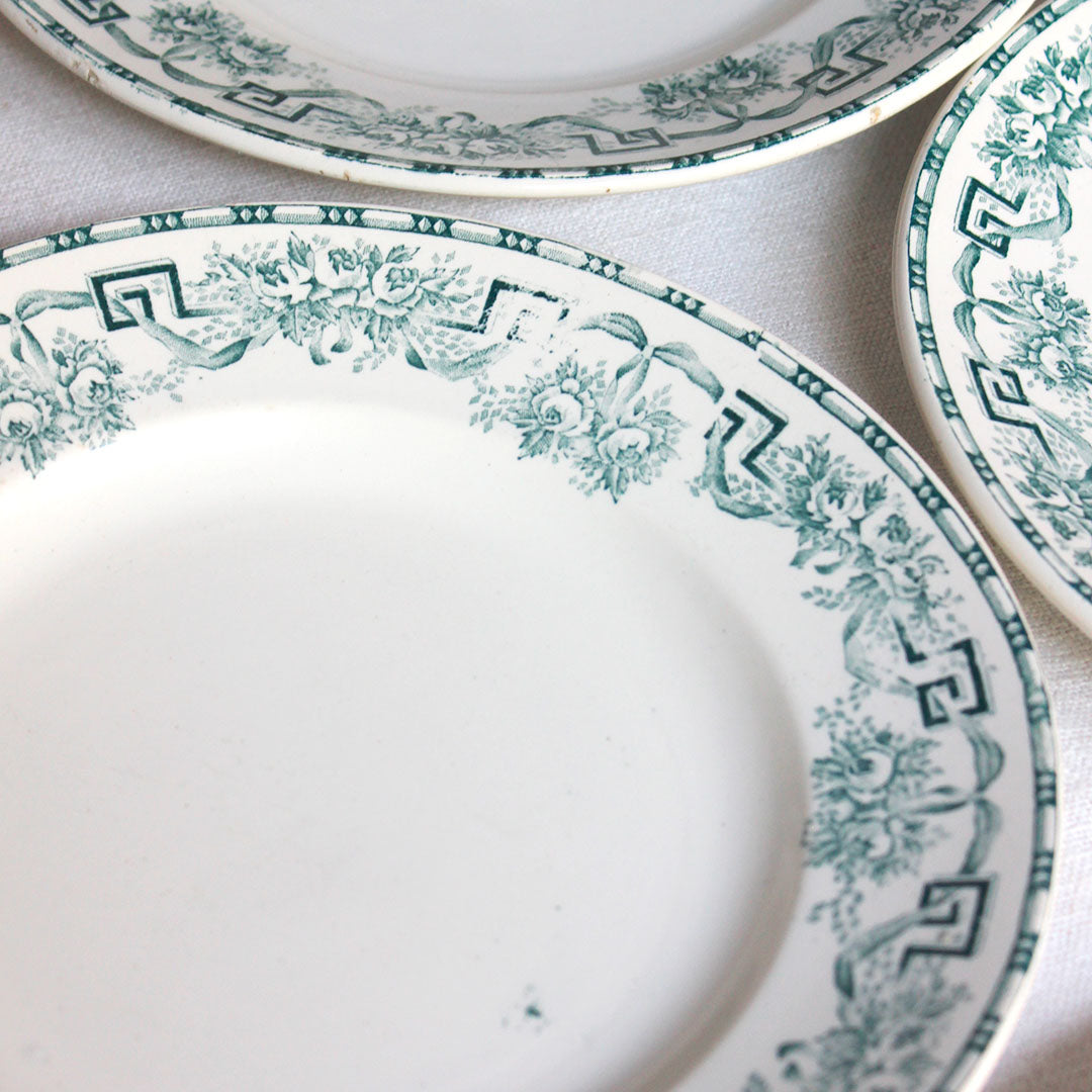 6 assiettes bleues en terre de fer
