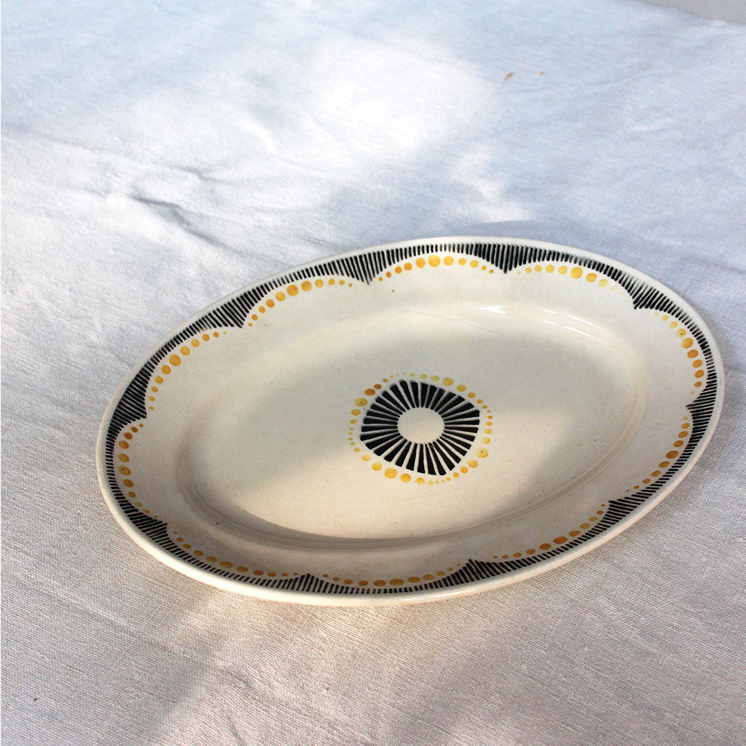 Plat ovale en terre de fer