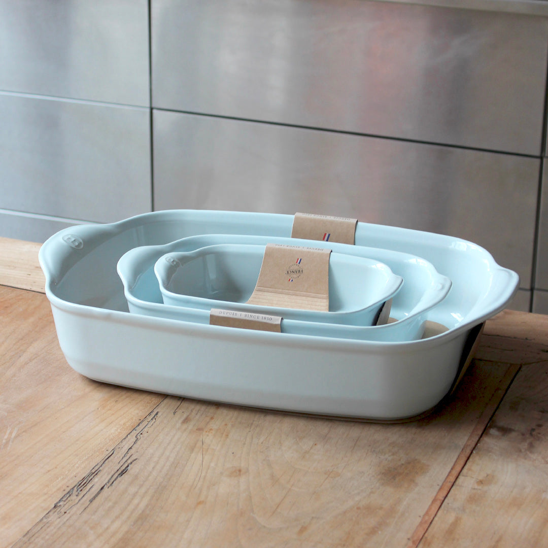Plat à four en céramique bleu clair