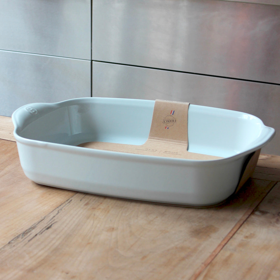 Plat à four en céramique bleu clair