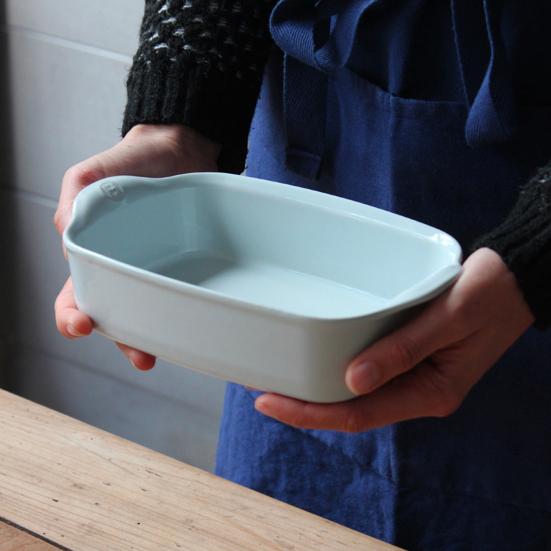 Plat à four en céramique bleu clair
