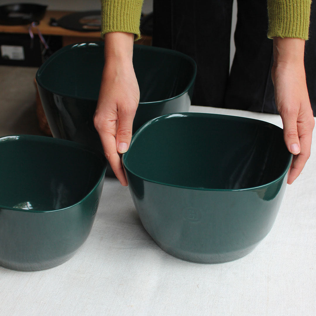 Saladier en céramique vert foncé