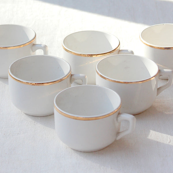 6 tasses à café au liseré doré