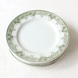 Assiettes en terre de fer à la frise verte